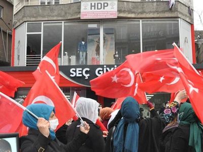 Şırnak'ta Terör Mağduru Aileler HDP İl Başkanlığı Önünde Eylem Yaptı