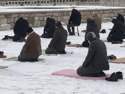 Sırp Polisinden Skandal Olay: Namaz Kılan Boşnakları Hedef Aldılar!