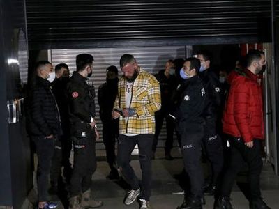 Şişli'de Eğlence Mekanına Baskın: 70 Kişiye 222 Bin 600 TL Ceza