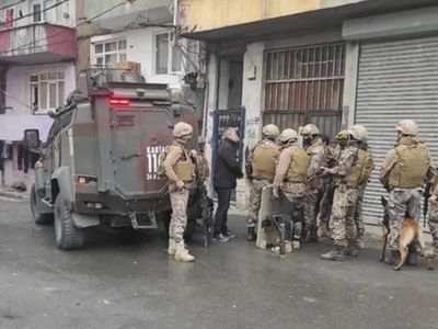 Şişli'de Korku Dolu Anlar: Silahla Ailesini Rehin Alan Adam Vuruldu!