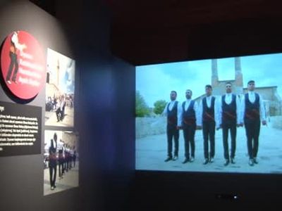 Sivas halayının simülasyonu, turistlerin ilgisini çekiyor
