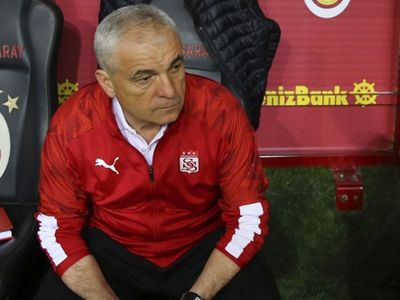 Sivasspor Teknik Direktörü Rıza Çalımbay, Galatasaray galibiyeti sonrası dikkat çeken açıklamalarda bulundu!