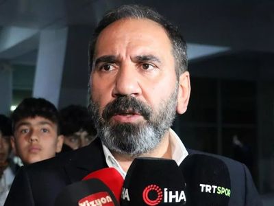 Sivasspor'da Başkan Mecnun Otyakmaz, Kayserispor'u mağlup ederek Türkiye Kupası'nı kazandıkları için çok mutlu olduklarını söyledi! Avrupa kupalarında 6. kez ülkemizi temsil edeceklerini belirtti