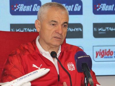 Sivasspor'da Rıza Çalımbay, Alanyaspor maçında aldıkları galibiyetin ardından açıklamalarda bulundu