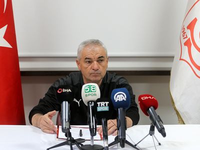 Sivasspor'da Rıza Çalımbay, Hakem Hatalarına İsyan Edip Taraftarlara Seslendi!