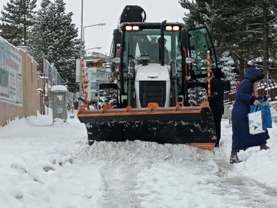 Sivas'ta 62 Yerleşim Yeri Yolu Kardan Kapandı