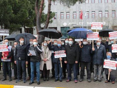 Sivil Toplum Kuruluşlarından Emekli Amirallere Suç Duyurusu