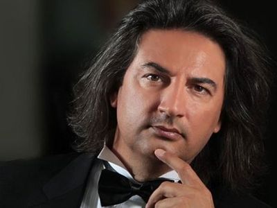 Siyasete giriş yapan Çelik'in yıllar önceki mayolu fotoğrafı yeniden gündeme gelince çıldırdı: Delirdiniz ulan!