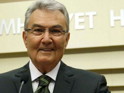 Siyasetin önemli isimlerinden Deniz Baykal son yolculuğuna uğurlandı
