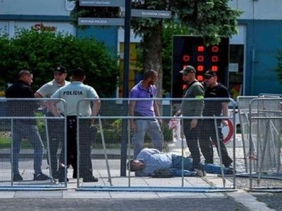 Slovakya Başbakanı Fico'ya silahlı saldırı: Hayati tehlikesi devam ediyor