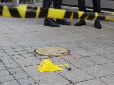 Sokak ortasında kadın cinayeti: Katil zanlısı aranıyor