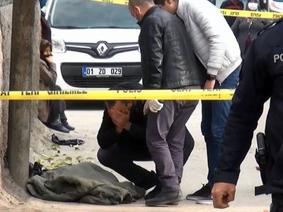 Sokak Ortasında Oğlunun Cesedini Gören Anne Feryat Etti