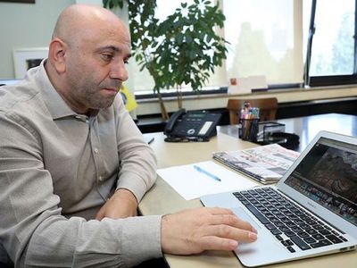 Solcu Geçinen Cumhuriyet'ten Sendikalı Olanı Kovarım Tehdidi! Aykut Küçükkaya'dan İstifa Kararı