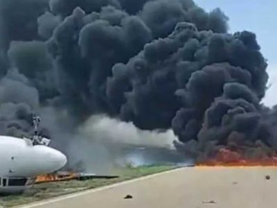 Somali'de korkunç uçak kazası! Alev alev yandı!  30’dan fazla yolcunun bulunuyordu
