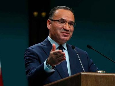 Son dakika: Adalet Bakanı Bekir Bozdağ'ın kovid-19 testi pozitif çıktı!