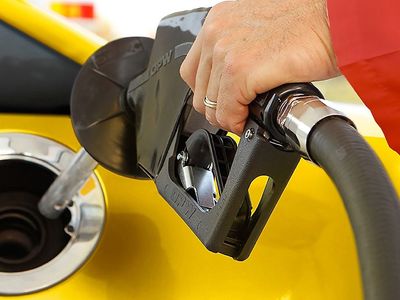 Son dakika: Benzine 1lira 7 kuruş, motorine 1 lira 59 kuruş zam yapıldı!
