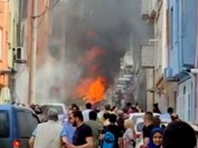 Son dakika: Bursa Osmangazi'de uçak yanarak mahallenin arasında düştü!