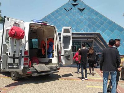 Son dakika: Bursa'da bir alışveriş merkezinde çökme meydana geldi!