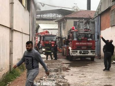 Son Dakika! Bursa'da Tekstil Fabrikasında Yangın Çıktı