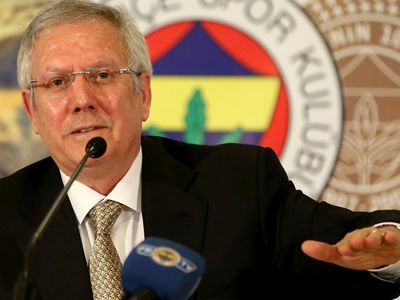 Aziz Yıldırım Basın Toplantısında Sinirlendi