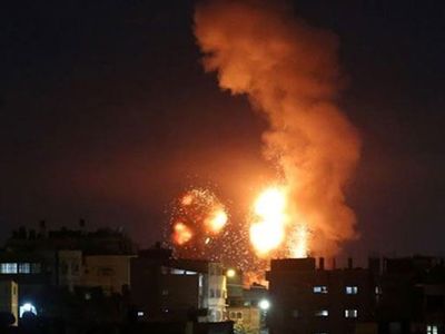 Son Dakika: İsrail Uçakları Gazze Şeridi'ne Art Arda Saldırı Düzenledi