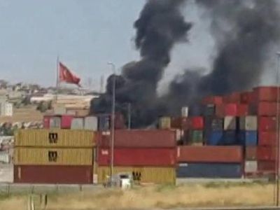 Son Dakika: İstanbul'da Lastik Deposunda Yangın Meydana Geldi