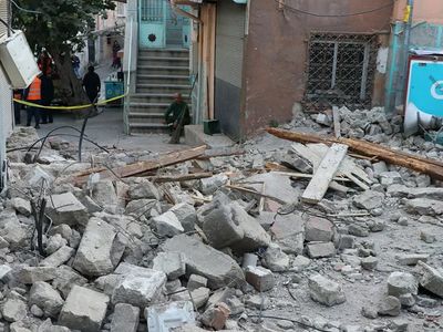 Son dakika! İzmir'deki depremde yaralanan bir kişi hayatını kaybetti