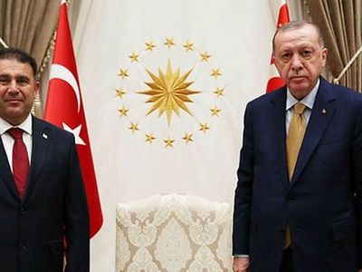 Son dakika: KKTC Başbakanı Ersan Saner Hükümeti, İstifa Etti!