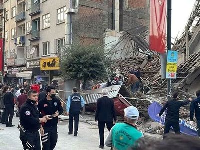 Son Dakika: Malatya’da Binanın Çökmesine ve Birçok Kişinin Yaralanmasına Neden Olan 3 Kişi Tutuklandı