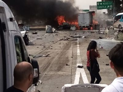 Son Dakika! Meksika'da Yaşanan Trafik Kazasında 19 Kişi Hayatını Kaybetti
