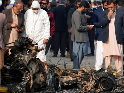 Son dakika! Pakistan'da herkesi korkutan bombalı saldırı: 5 polis öldü