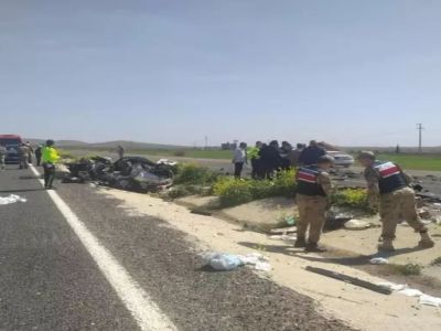 Son Dakika! Şanlıurfa'da korkunç kaza: 1'i polis 4 kişi hayatını kaybetti!