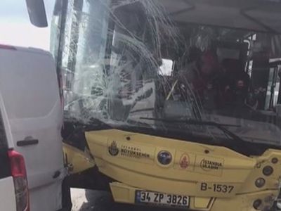 Son dakika: Sürücüsü kalp krizi geçiren İETT otobüsü kaza yaptı!