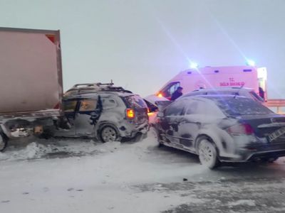 Son Dakika! Zincirleme trafik kazası: 2 ölü çok sayıda yaralı var