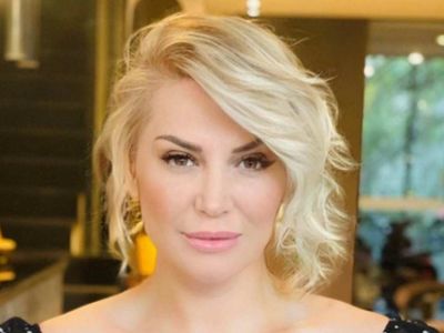 Songül Karlı'nın frikikli pozları sosyal medyayı salladı! Derin göğüs dekoltesi çok konuşulacak