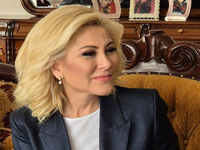 Sosyal medya paylaşımıyla gündem oldu: AK Parti İzmir Milletvekili Şebnem Bursalı kimdir, hangi görevlerde bulundu?