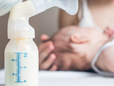 Sosyal Medyada Olay Oldu: Yeni Doğum Yapan Kadının Göğsünden Pembe Süt Geldi