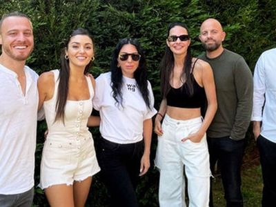 Sosyetik Güzel Yasemin Özilhan Hande Erçel ve Kerem Bürsin Ayrılığı Hakkında Açıklama Yaptı!