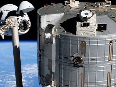 SpaceX ve NASA Astronotları Uzay İstasyonuna Ulaştı