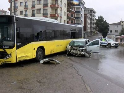 Sultanbeyli’de feci kaza: İETT otobüsü ile otomobil çarpıştı! 6 yaralı var