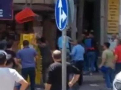 Sultangazi’de caddeye taşan kavga! Tekme ve yumruklar havada uçuştu