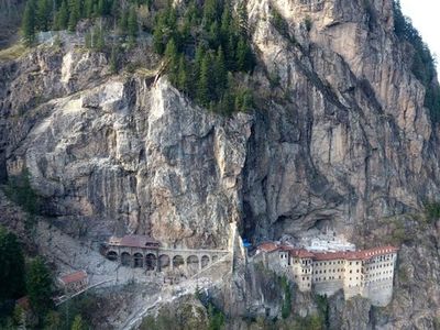 Sümela Manastırı'nın restorasyon çalışmaları tamamlandı: 1 Mayıs'ta kapılarını açıyor!
