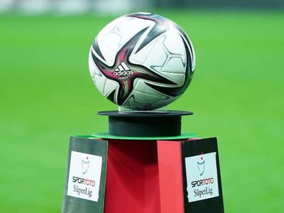 Süper Lig 4. hafta: Adana Demirspor Ümraniyespor maçı hangi kanalda ve ne zaman? Maçın hakemi kim olacak?