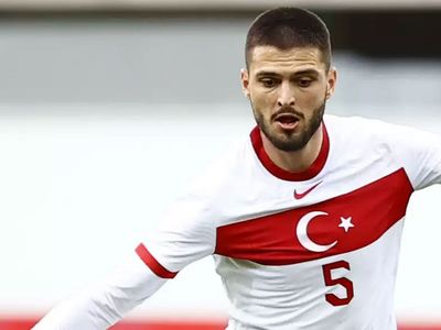 Süper Lig devlerinin transferde ilgilendiği Okay Yokuşlu, takımı Celta Vigo'dan ayrıldı!