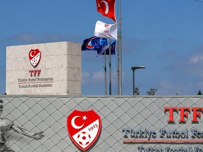 Süper Lig kulüpleri TFF'ye ayaklandı: Mehmet Büyükekşi'nin gitmesi için imza toplanacak