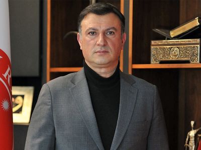 Süper Lig'e yükselen Ümraniyespor'da Tarık Aksar yeniden başkanlığa seçildi