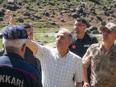 Süpha Dürek Dağı'nda kayıp dağcı için arama çalışmaları devam ediyor