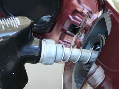 Sürücüleri üzecek haber, akaryakıtta bir zam haberi daha geldi: Benzine 78 kurul zam!