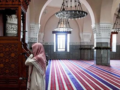 Suudi Arabistan Ezanın Sesini Kısıyor