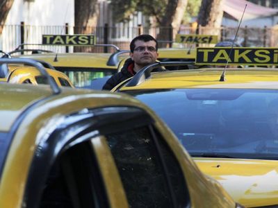 Taksicilerle ilgili yeni tartışma: İndi bindi ücreti yasal değil